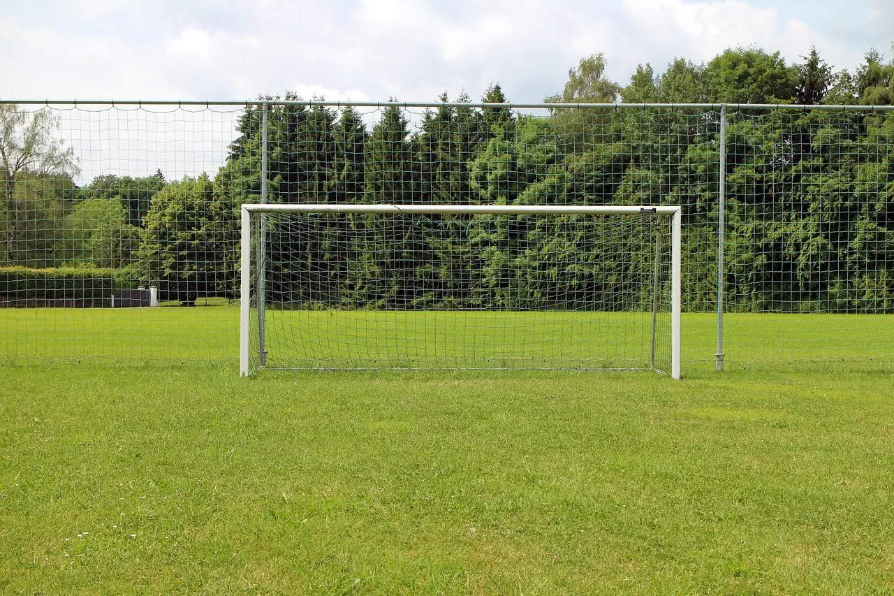Dramatiske udligninger, straffesparksnerven og et rødt kort: Hele runde 13 i 1. Division 25/26