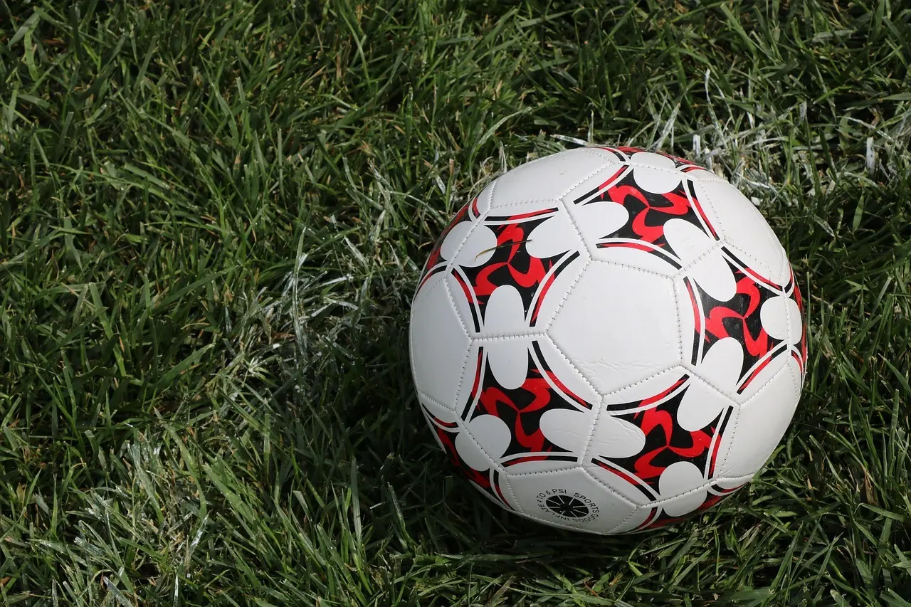 Runde 7 i 1. Division: Store sejre, en nullert og sene afgørelser – hele overblikket fra fodboldidanmark.dk
