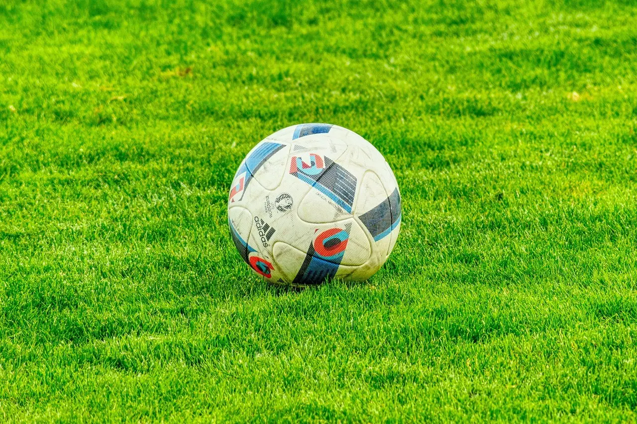 Fra buldrende hjemmebaner til kolde dusinmål – sådan forløb 3. runde af Superliga-sæsonen 2025/26