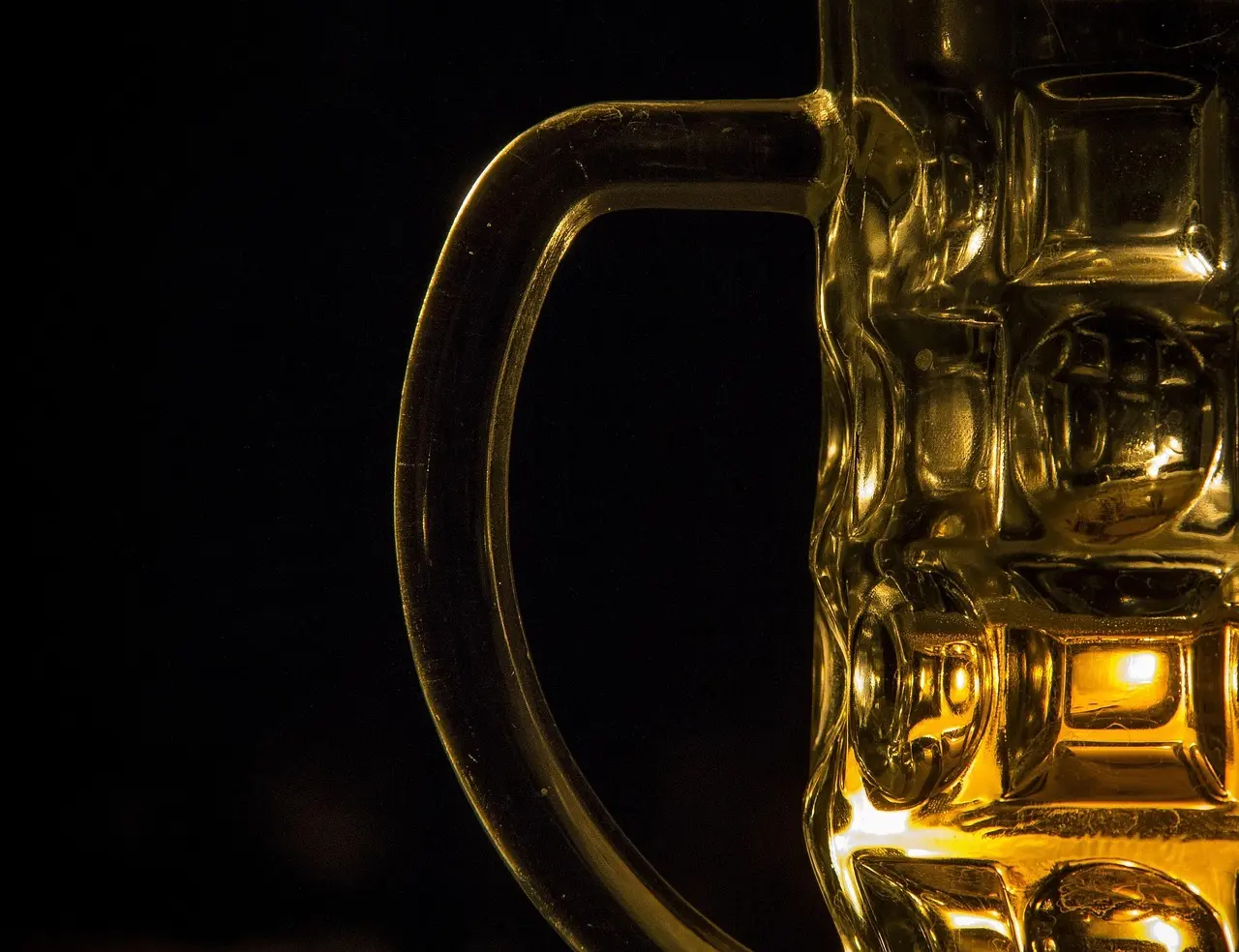 Guide: Sådan navigerer du i alkoholloven ved fodboldkampe