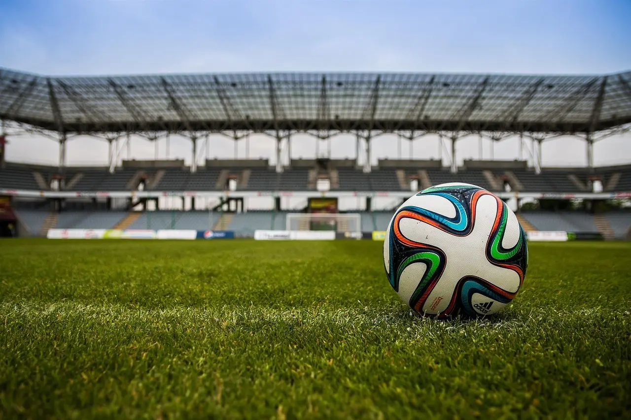 Dramatik, sene mål og masser af scoringer: 2. Division 2025/26 – runde 27 samlet på fodboldidanmark.dk