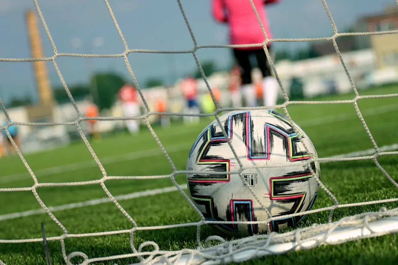 1. Division 2025/26 – Runde 5: Storsejr i Sundby, Horsens knækker AaB, og sene scoringer i Middelfart